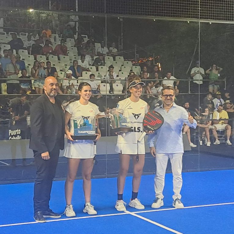 Arturo Coello - Agustín Tapia y Delfina Brea - Beatriz González duplas campeonas en Puerto Cabello Premier Padel P2 (+Fotos)