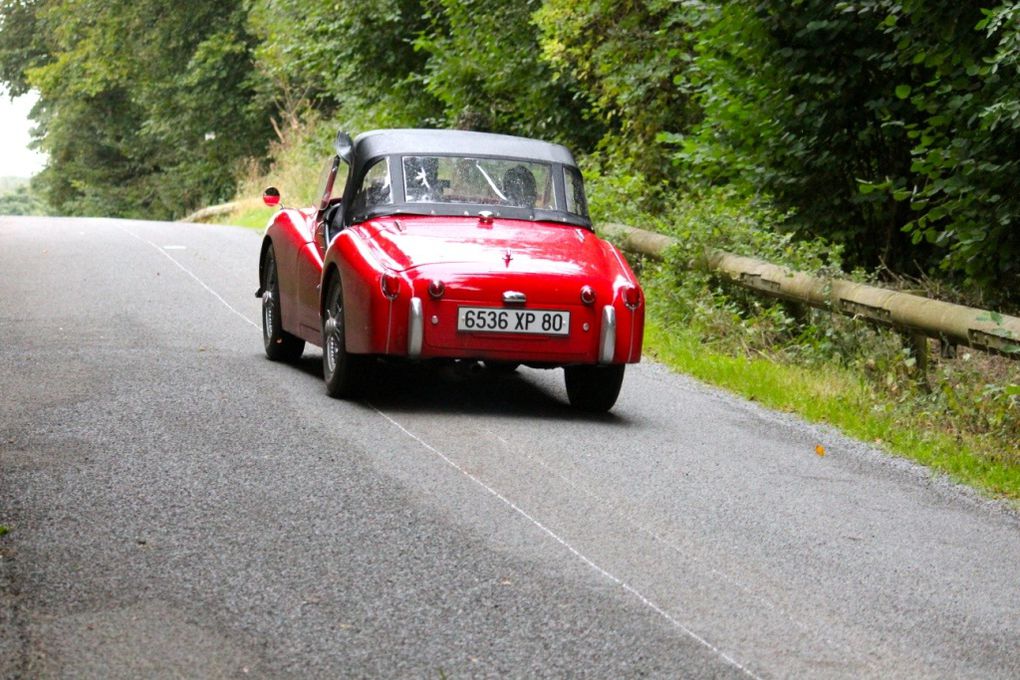 rallye cartoraphique artois lys 2012
la grange au damier st venant anciennes mg porsche alpine ferrari r8 simca alfa caterham lotus