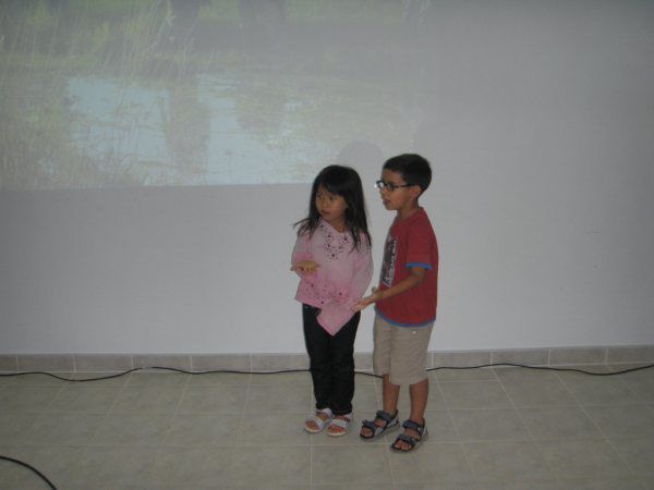 Merci à toute l'équipe éducative qui s'est investie dans la préparation et le bon déroulement de l'exposition de fin d'année. Merci aux enfants pour leurs oeuvres.
Bonnes vacances et bonne continuation à tous.