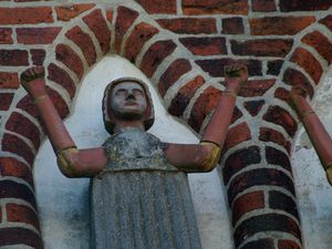 statues en terre cuite du XIVe siècle