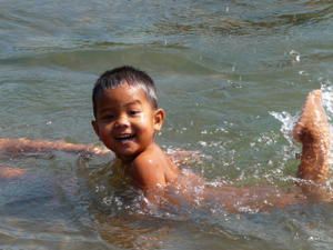 Il fait beau, il fait chaud ...welcome dans le sud du Laos. Ici on experiemente a fond le rythme ultra tranquille du pays. Au programme Pakse, Vat Phu de Champassak, 4000 iles !