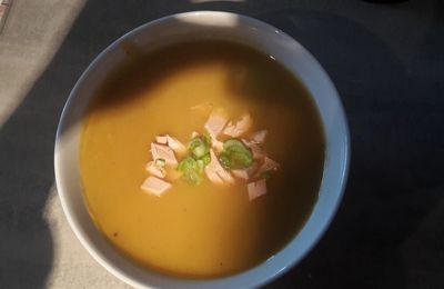 SOUPE DE POTIRON ET CHATAIGNES AU FOIE GRAS