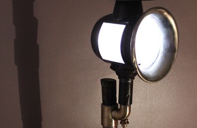 Luminaire créé avec une ancienne lanterne 