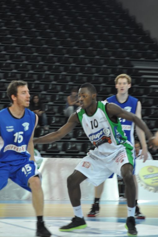 Le derby fribourgeois en ouverture de la saison 2011-2012!