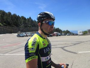 Petite pause fraicheur et sucrée au Chalet Reynard où tout va bien pour Fabrice et Nico sur leur première ascension du Mt Chauve.