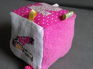 Le cube d'éveil pour bébé