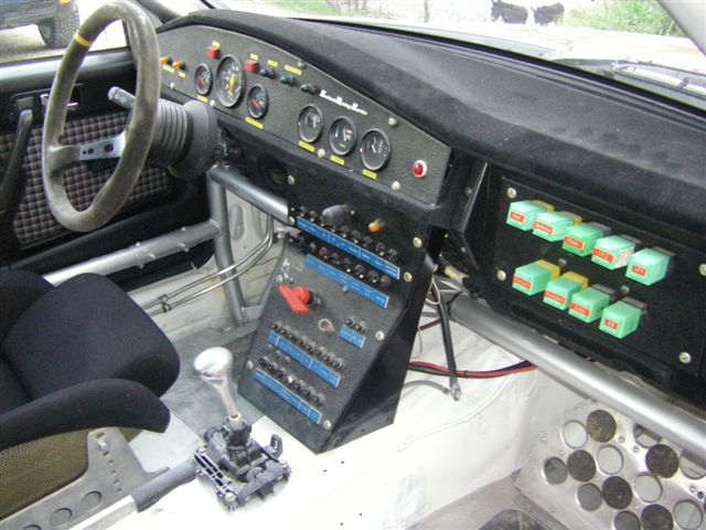 Mercedes 190 E 2.3 16 V.
Ex Auriol Tour Auto 1986.
Officielle Snobeck rally.