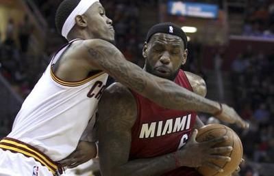 NBA 10/11 : CLEVELAND TOMBE MIAMI