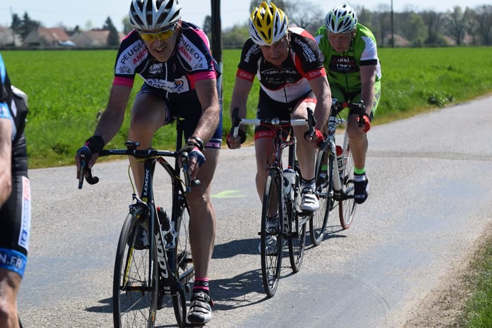 Album photos des courses UFOLEP 3 et GS de Mandres (27) avec une belle 4ème place de Gérard