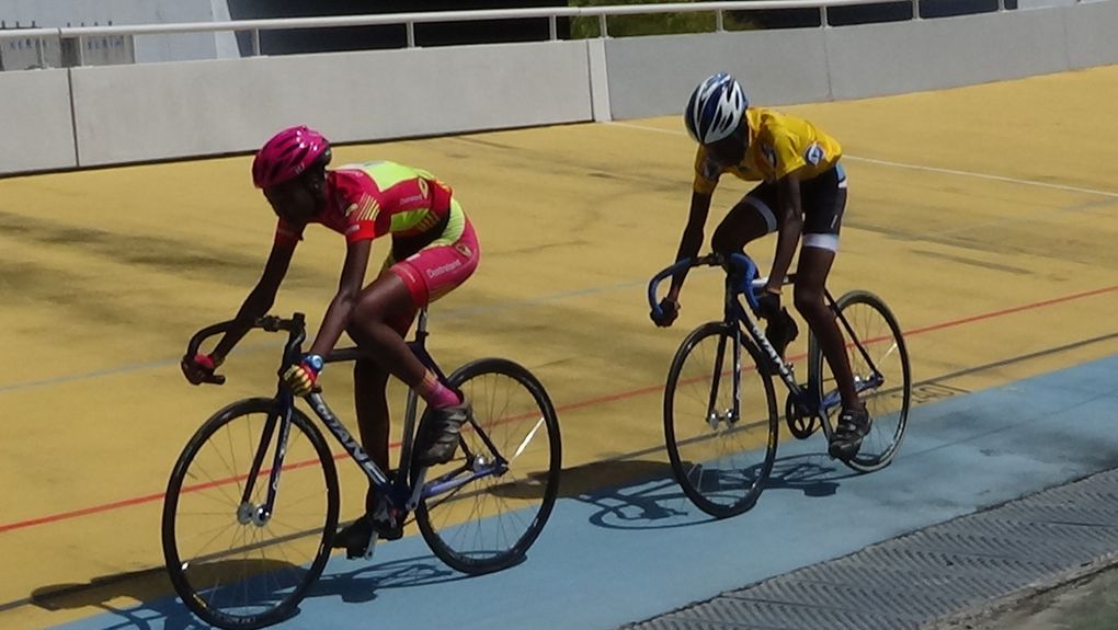 2ème Opération Ticket sports EXCELSIOR au vélodrome Gourdeliane Thème vélo de PISTE