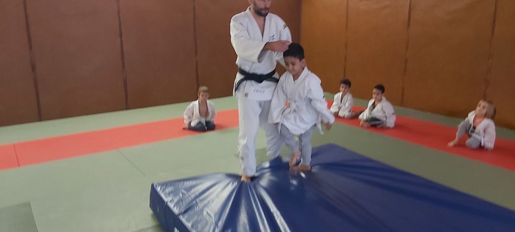 Mercredi 20 sept... 1er cours Eveil Judo... voila les photos !j