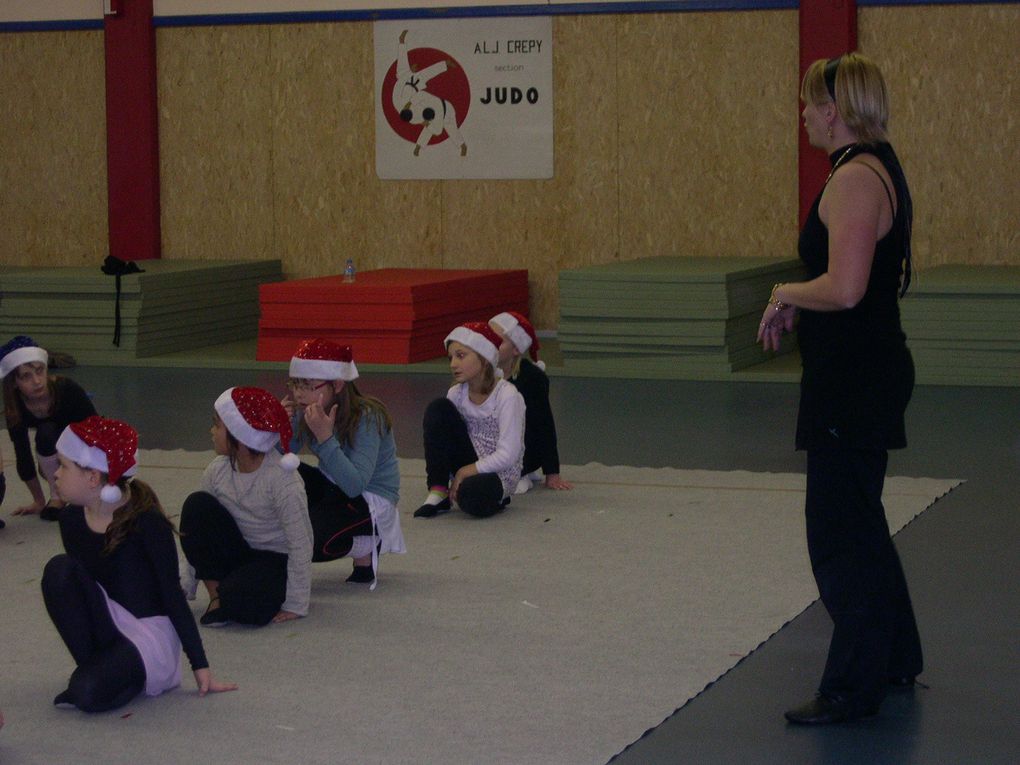 Supers souvenirs des petites devant le père Noël ! 
Un grand MERCI à DD !