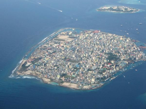 Fihalhohi, une ile des Maldives