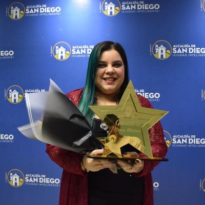 Alcaldía de San Diego realizó gala final del concurso “Madres Voces 2025”