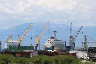 Le Manzanares à quai depuis avril 2015, quand a été trouvée la drogue dissimulée dans une cargaison de sucre importée par Nabatco, entreprise d'Acra.