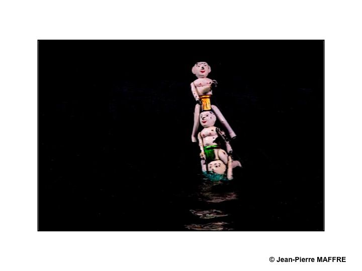 Connues sous le nom vietnamien de "Mua Roi Nuoc", les marionnettes sur l'eau sont une forme d'art traditionnelle provenant du Nord du Vietnam.