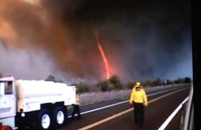 Deuxième tornade de feu - Fire tornado