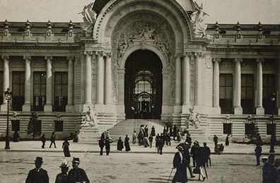 Paris -- Le Petit Palais -- + France Gall: " la nuit à Paris "