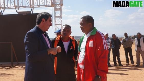 le Président Andry Rajoelina, a procédé à la pose de la première pierre du futur Temple de Rugby. Photos: Harilala Randrianarison