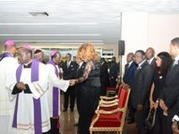 Vivez en images  l'accueil de la dépouille de la mère de Madame Chantal Biya  à l'aéroport international de Yaoundé-Nsimalen