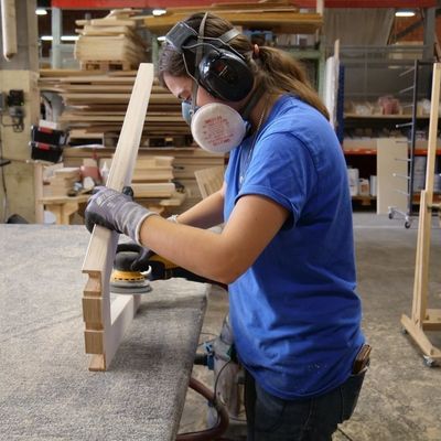 La start-up française LOUIS à Labège teste le congé menstruel pour les femmes qui ont des règles douloureuses