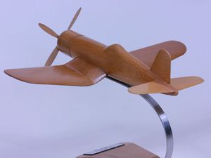 Vought F4U 7 Corsair (échelle : 1/35°, bois : érable)