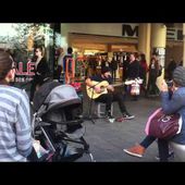 Perth - Chanteur de rue / Perth - a Busker