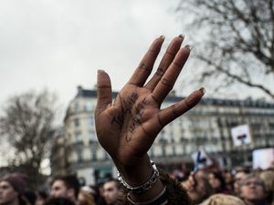 http://www.lemonde.fr/societe/portfolio/2015/01/11/la-marche-republicaine-a-paris-en-images_4553669_3224_1.html