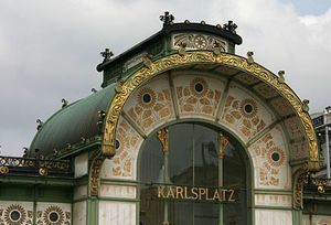 La corniche de  la Karlsplatz 