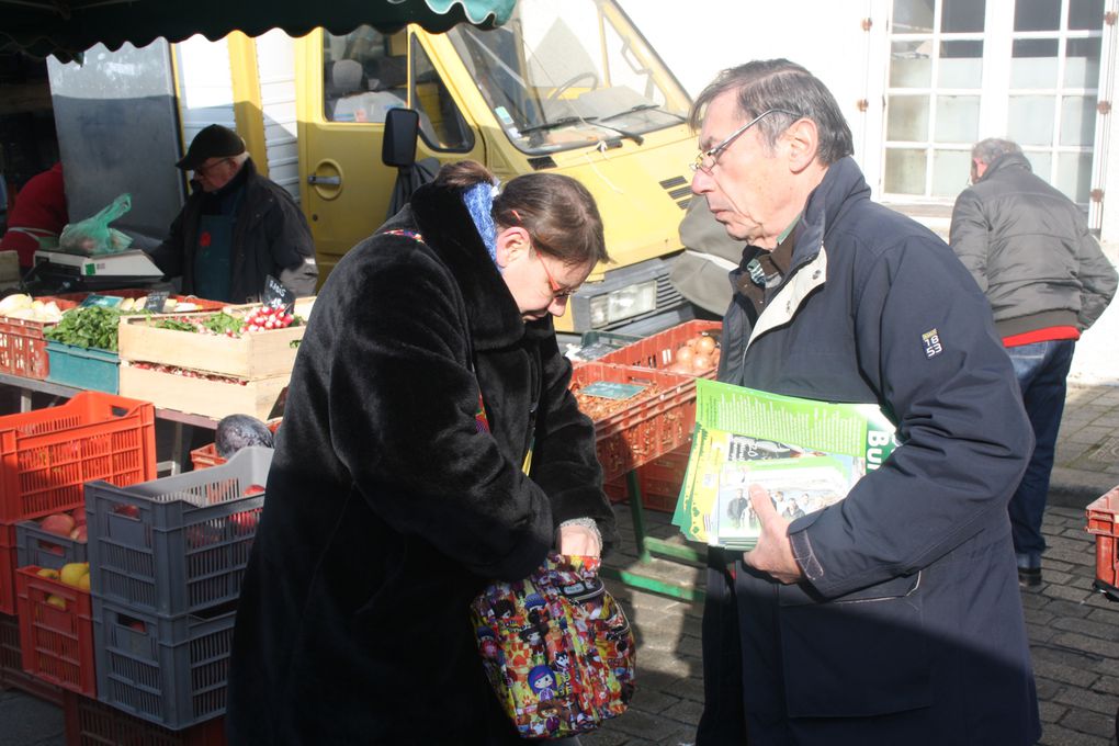 Campagne de Xavier et Mireille sur les marchés de Larmor et de Ploemeur