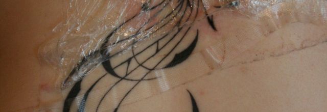 Cicatrisation des plaies et soulagement des douleurs d'un tatouage