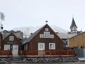 EN ALLANT DU NORD À L'OUEST