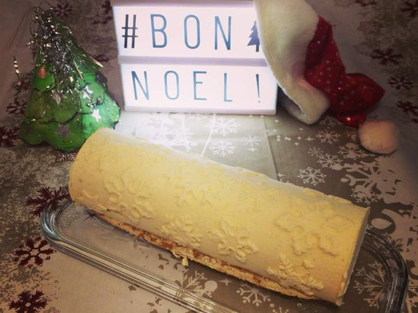 Bûche de Noël Citron et croustillant pralinoise