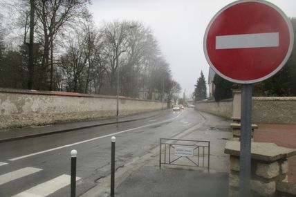 Une continuité cyclable... et piétonne serait souhaitable (Blois- Quartier des Provinces, rue Honoré de Balzac)