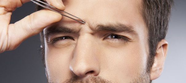 Messieurs, entretenez vos sourcils !