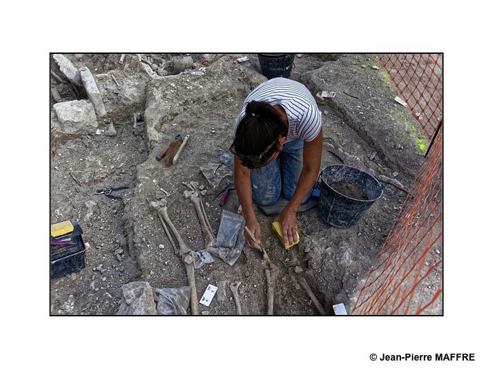 On n'est bien peu de choses. Pour s'en convaincre, il suffit de visiter le chantier des fouilles archéologiques de la Basilique Saint Remi lors des journées du patrimoine 2018.