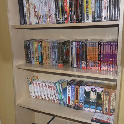 Comment bien choisir et monter une étagère pour DVD ? (guide pratique)