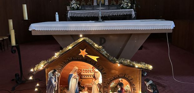 La beauté de Noël dans les églises de notre communauté de paroisses : circuit des crèches