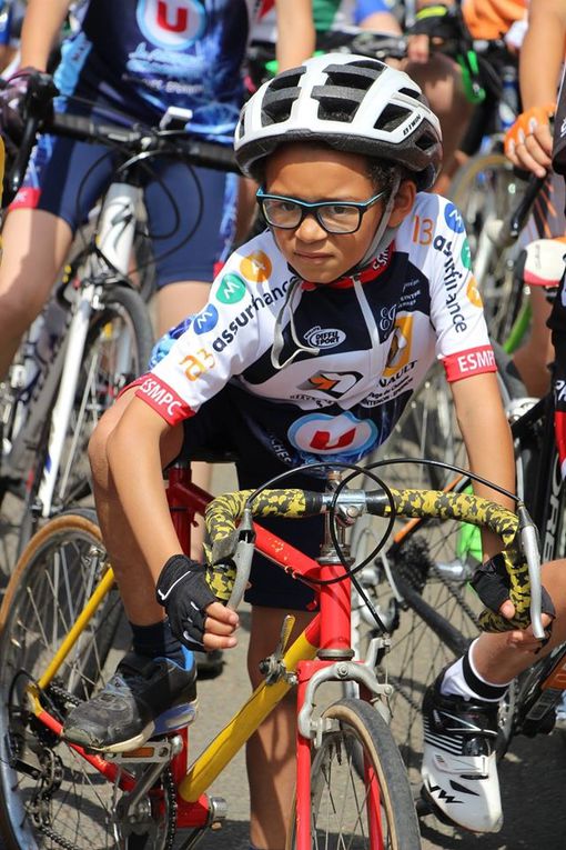 Album photos de la présentation des écoles de cyclisme à l'étape du TEL de Bû