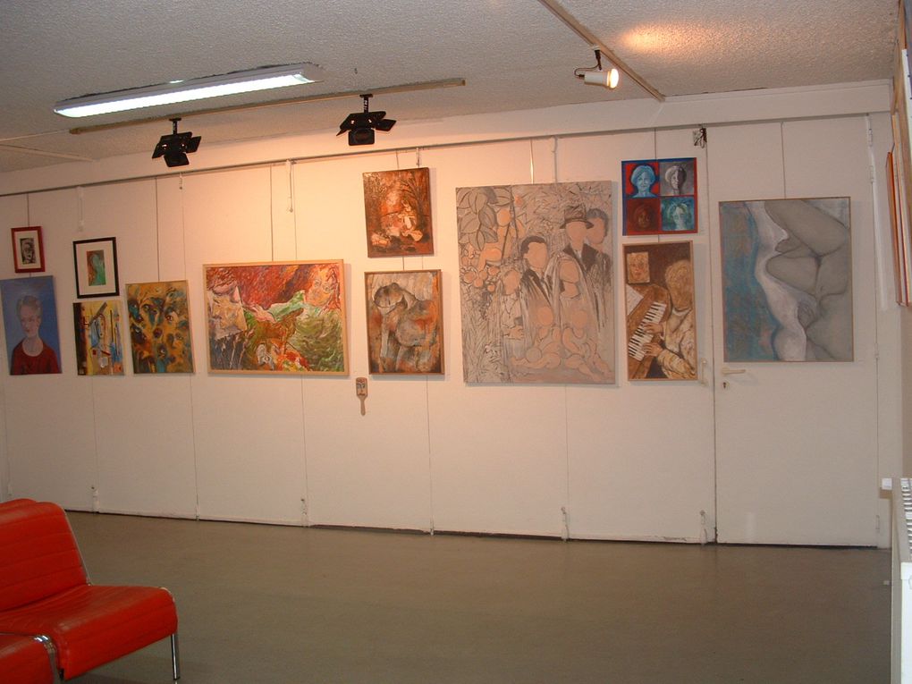 En 2005, l'exposition se déroule dans la petite salle de la MJC.