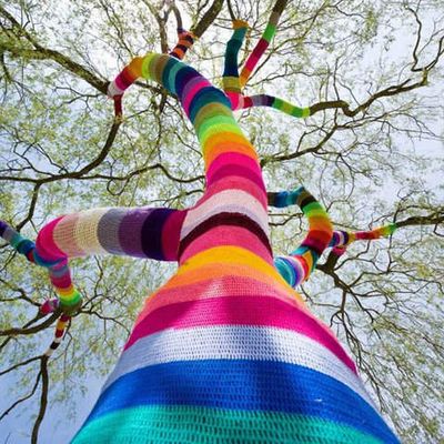 Yarn bombing (tricot graffiti)