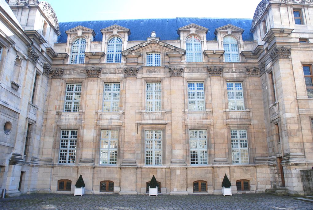 Paris, le quartier du Marais, l'île Saint-Louis et l'île de la Cité en mars 2010.