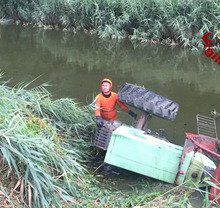 PRIMO PIANO E ANTEPRIMA Caorle. Trattore nel canale, Simone Pacchiega muore schiacciato dal mezzo a 28 anni 