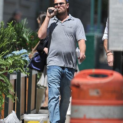 Léonardo DiCaprio est complètement accro à sa cigarette électronique