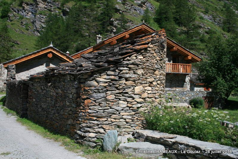 HAMEAU DE LA GOULAZ - VALLEE D'AVEROLE