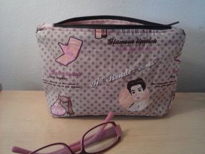 Estuches para maquillaje o cualquier complemento. Formato medio aproximativo 20cm largo x 15cm alto