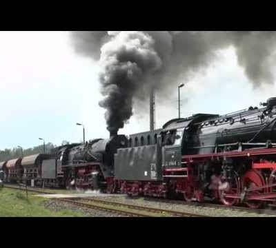 Train de coke avec 3 locomotives vapeurs dont 2 en UM