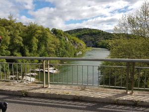 Passage d'une des nombreuses rivières que nous allons rencontrer et notamment l'Ardèche !