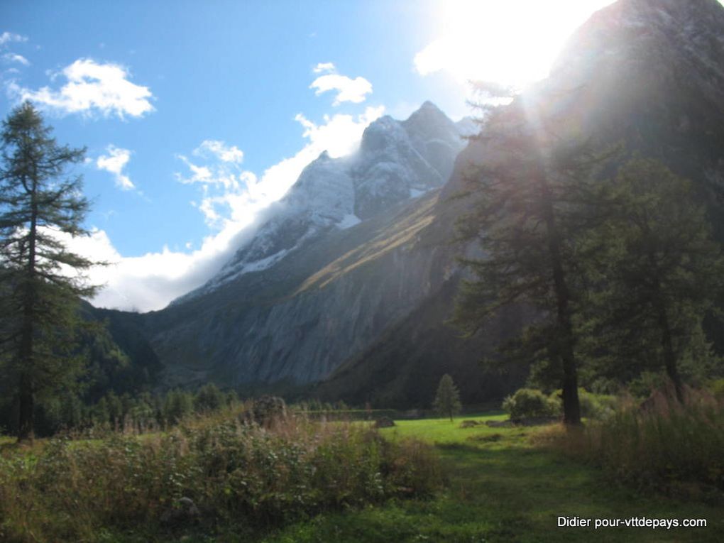 Album - Tour-du-Mont-Blanc--VTT--J-1et-2