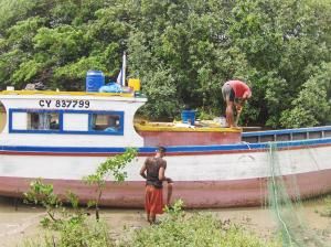 Dimanche matin, nous avons décidé d'aller acheter du poisson au marché aux poissons pour le dej. Oui mais en arrivant pas de marché ! Allez savoir pourquoi ! Alors on est allé se balader, oui mais pas que ça... Découvrez ça en images !